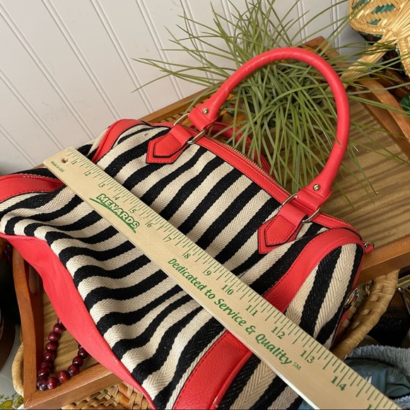 Sondra Roberts striped Boston Bag - Picture 6 of 9